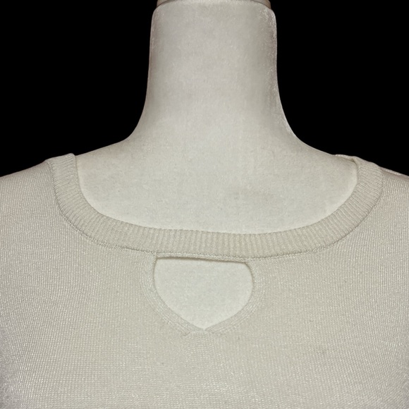 White Sweater - Picture 4 of 4